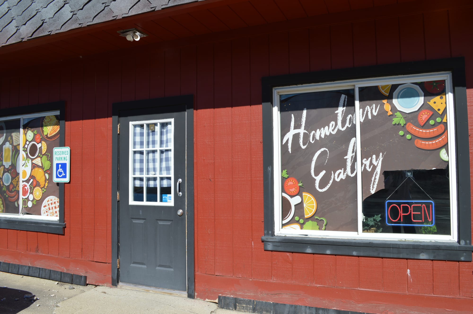 Hometown Eatery, a red wooden restaurant in Indiana